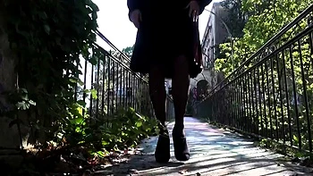 pretty milf in stockings takes public banging