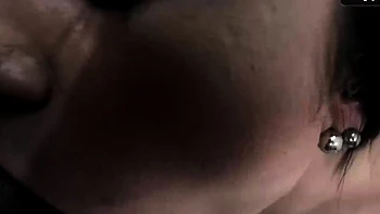 A morena pratica sexo anal intenso e focado em cena quente