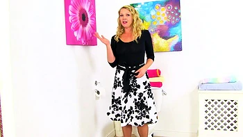 Pantyhosed mature Abi fingers in bathroom