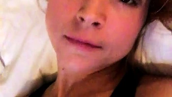 Amateur Close Up Squirting Masturbation