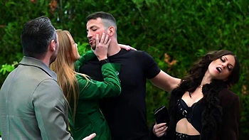 The well-hidden secret of Rose and David - Jacquie et Michel TV