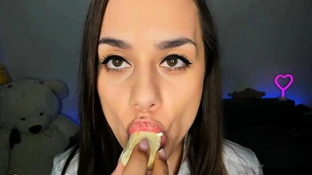 ASMR Eating Bananas ?