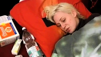 Deutsche Amateur-Babe bekommt trotz Grippe ein Facial