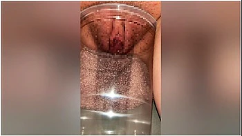 接写avを見たりクリを弄ったりしなから本気汁採取