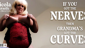 British, Curvy Grandma Nicola Hotwife Loves To Masturbate At Home In Bed When She's Alone