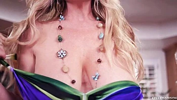 Natural-boobed hottie Kelly Madison is enjoying touching her crack