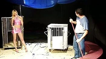 Awesome blonde with red lips Yasmine Gold gives a blowjob