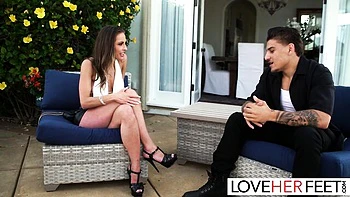 Playful Alexis James and Victor Ray's foot porn action