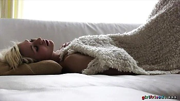 Tracy's fingering dirt