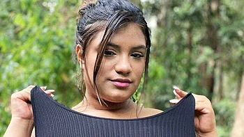 Nice-looking Angie's posing clip