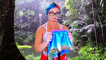 Hot amateur webcam teen masturbates for their fans