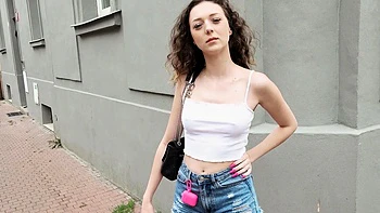 Bikini babe banged hardcore on a boat