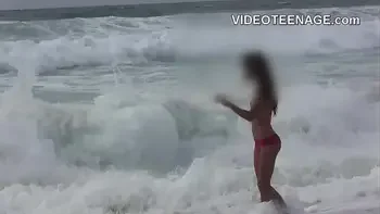 lovely teen girls nude at beach