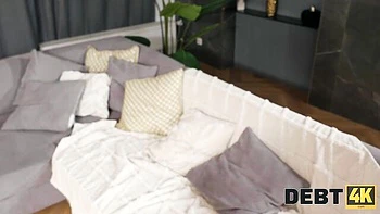 Watch nice Mini Mitzix's trailer