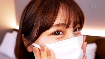 美乳お姉さんがパンティ越しにバイブ当てられクンニと手マンでオマンコ濡れる