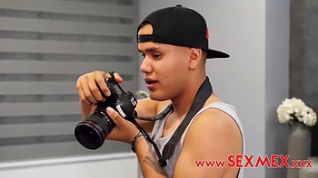 Convirtiendo A Mi Madrastra En Una Modelo Erotica (parte 1)