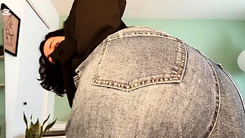 Pulled amateurs close up car sex