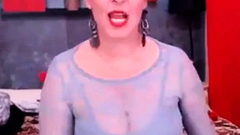 Russian MILF Shows Her Sexy Soles on Webcam