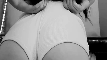 Amateur Chick Ass Shaking In Panties