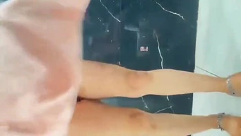 Bathing Of Desi Wife In Hotel Bathroom Mms Leak!