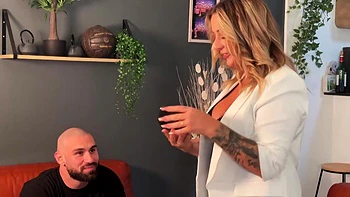Matylde lets out the beast of sex that is in her! - Jacquie et Michel TV