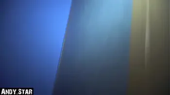 Freundin lutscht fremde Schwänze am Gloryhole und bekommt Creampie