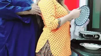 Full Video : House wife Anal Fucked in Kitchen While Cleaning Plates With Very Hot Clear Hindi Voice