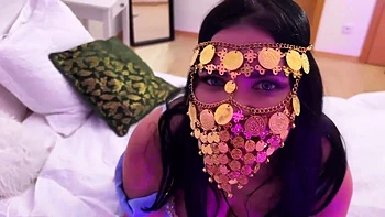 Kira Queen Dresses As Arabian Princess And Sucks Her Boyfriend