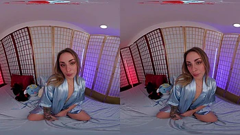 Anna Claire Clouds Hijacks Your Attention