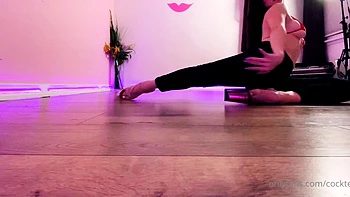 influencer natural tits Cockteasefiona nude ass Vid Epic