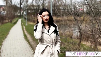 Flashy Kira Queen's black hair action