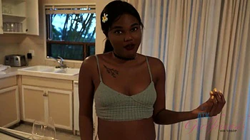 Your date with Yara Skye is filled with conversations, flirting and pleasure for your cock: Porn