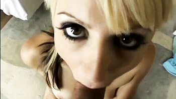 Cutie with good bottom Lexi Belle impaled by massive wiener