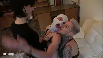 A bisexual man's dream Lou Nesbit, Lia Louise