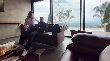 Mi Mejor Amigo Me Folla En El Sofa Cuando Su Novia Se Fue Y Nos Dejo Solos