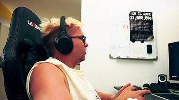 Horny Babe Trapped in Washer Takes My Thick Cock Deep