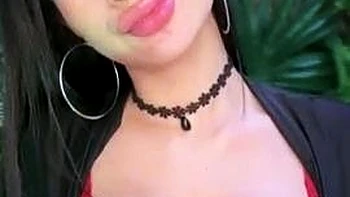 Cute amateur webcam teen girl toying pussy on webcam