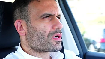 Julie receives a sulphurous gift... - Jacquie et Michel TV