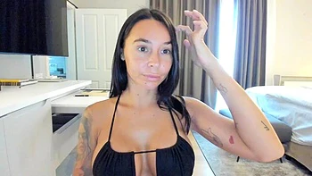 Betsen: Babe, Fansly  Asian Porn