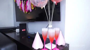 Larinha Small's 20 Years Anniversary Fuck Party : She Gets Fucked