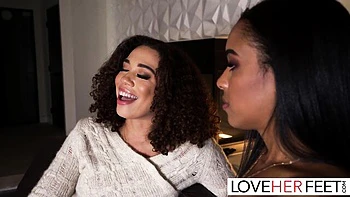 Willow Ryder and Jayne Doh's fingering dirt by Love Her Feet