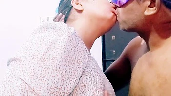 Sexy Priya Bhabhi Gave Blowjob In Green Sari