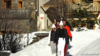 Julia fulfills her fantasy thanks to Cataleya! - Jacquie et Michel TV