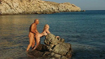 VIXEN Blonde Hottie Gypsy Rose Squirts Intensely During Passionate Sex ft. Alberto Blanco: Porn