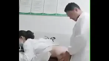 情欲急诊室 小护士被医生的大鸡巴磨蹭到逼逼超痒~医生快~病人还在外面等啊！