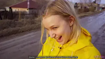 I met ex-girlfriend, teen slut, she offered to do a blowjob on the street.