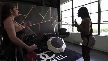 Ebony Mystique and Ts Paris