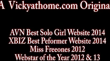 Spicy Vicky and Charlee's pornstar smut