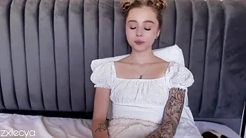 Truth or Dare with Zxlesya: Blonde Teen Amateur Gets Filled with Cum in Homemade POV Sex