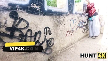 Alluring Stanley Johnson at in front of action